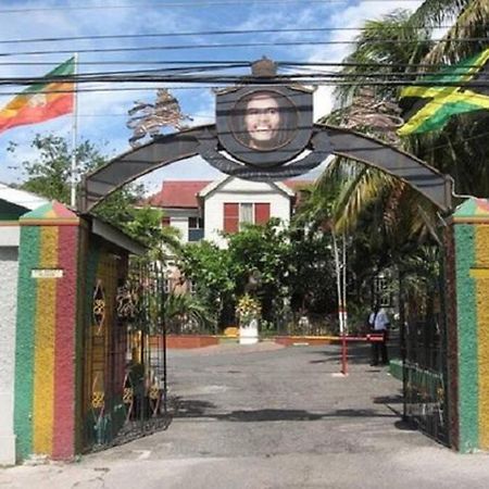 Funtime Vacation Home Kingston Luaran gambar