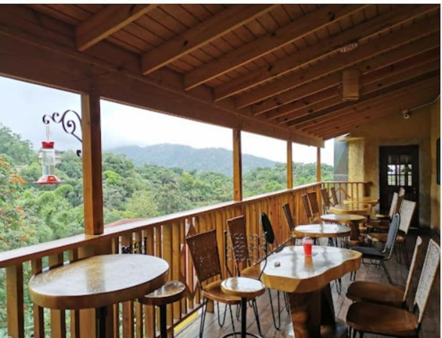 Funtime Vacation Home Kingston Luaran gambar