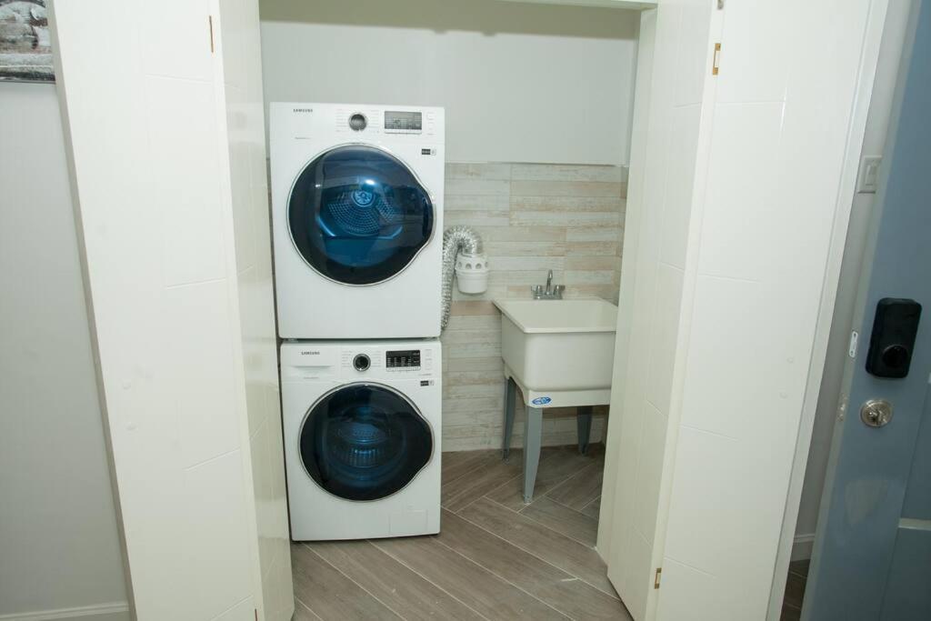 Funtime Vacation Home Kingston Luaran gambar